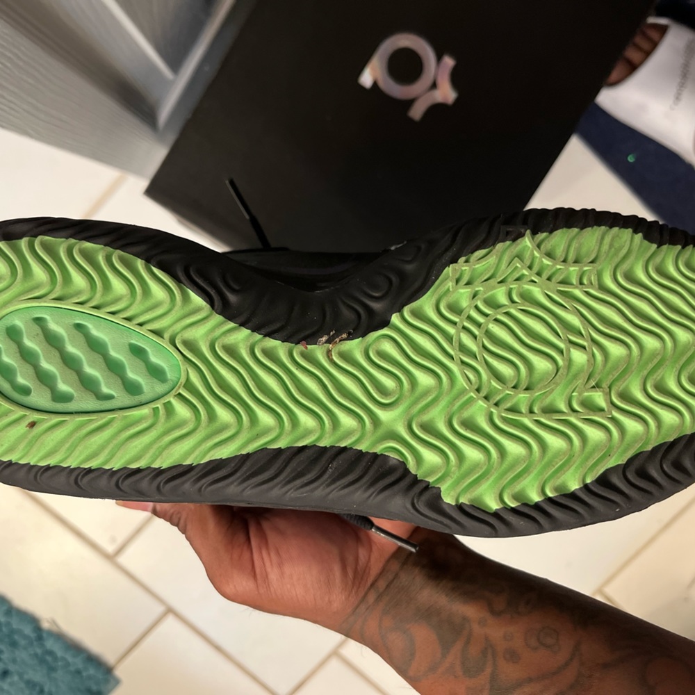 Kd size 10 black ilusional green